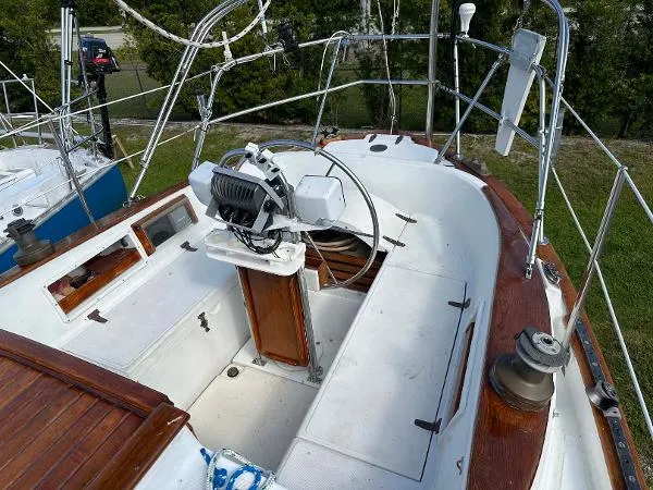 Slide: The Image of Pacific Seacraft Sloop 1988 - 2