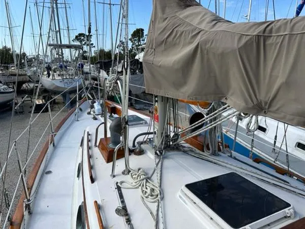 Slide: The Image of Pacific Seacraft Sloop 1988 - 3