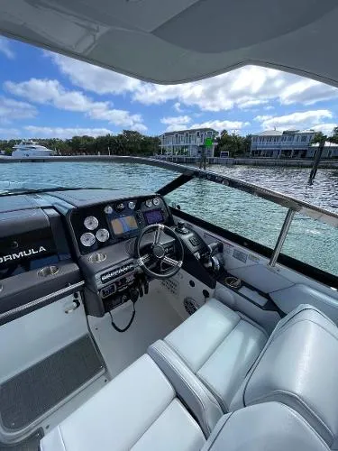 Slide: The Image of Formula 330 Crossover Bowrider 2019 - 7
