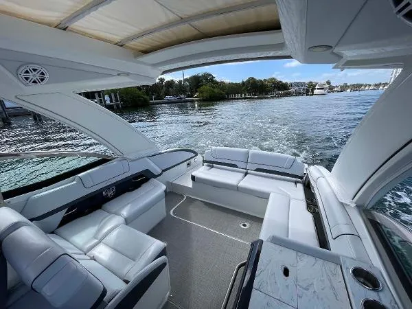 Slide: The Image of Formula 330 Crossover Bowrider 2019 - 9