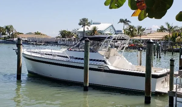 Slide: The Image of Luhrs Alura 35 Express Cruiser 1987 - 0