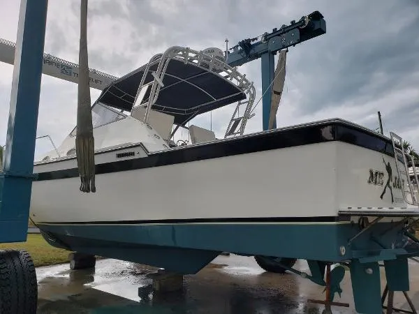 Slide: The Image of Luhrs Alura 35 Express Cruiser 1987 - 3
