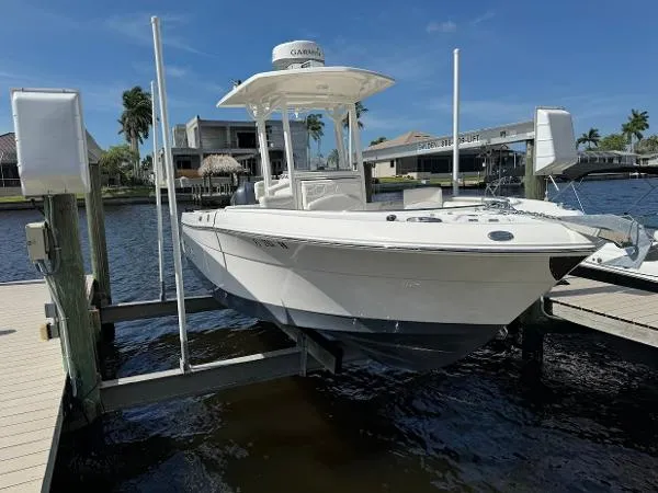 Slide: The Image of Robalo R242 Center Console 2016 - 3