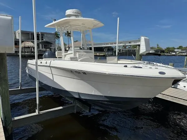 Slide: The Image of Robalo R242 Center Console 2016 - 7