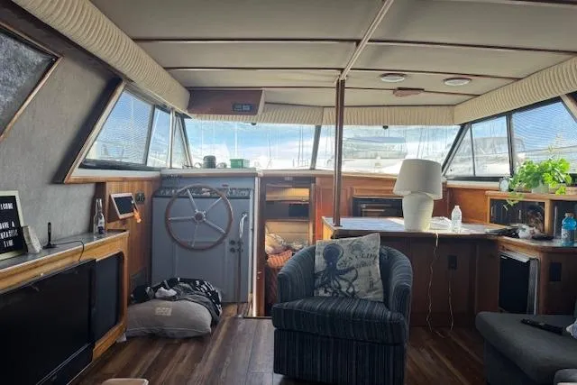 Slide: The Image of INSIDE PICTURE WILL BE TAKEN, BOAT IS JUST LISTED - 9