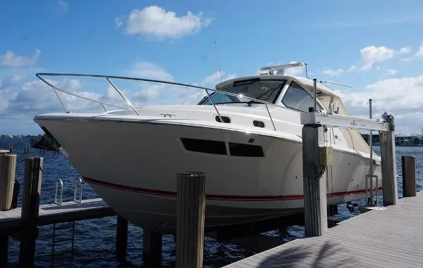 Slide: The Image of Pursuit OS 355 Offshore 2019 - 0
