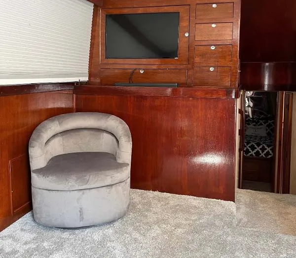 Slide: The Image of Ocean 46 Sport Fish 1985 - 8