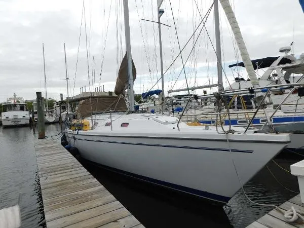 Slide: The Image of Catalina 42 MkII 2000 - 2
