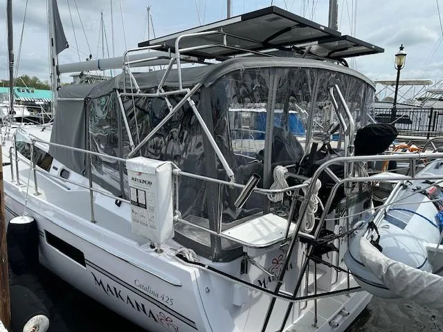 Slide: The Image of Catalina 425 2022 - 5