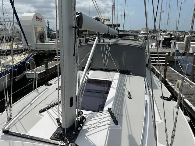 Slide: The Image of Catalina 425 2022 - 9