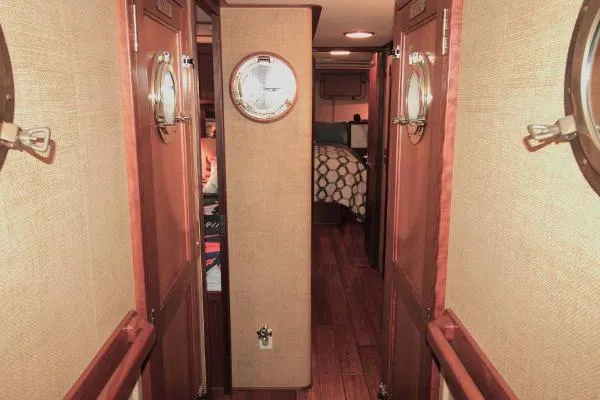 Slide: The Image of Hatteras 54 Motor Yacht 1986 - 10