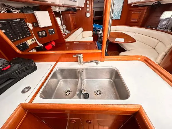 Slide: The Image of Beneteau 361 2002 - 6