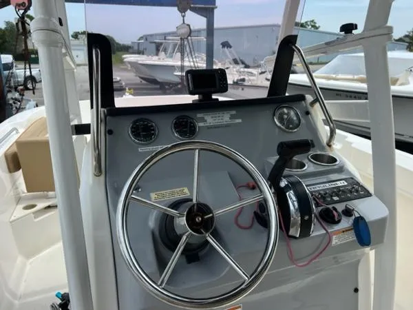 Slide: The Image of Bayliner Trophy T22CC 2021 - 9