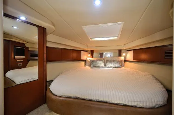 Slide: The Image of Sea Ray 40 Sundancer 2007 - 8