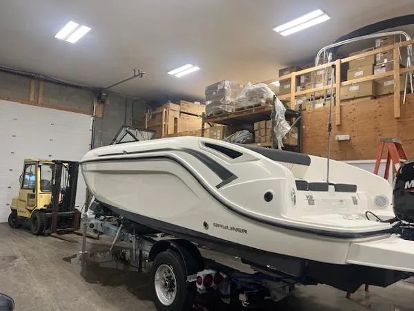 Slide: The Image of Bayliner DX 2200 2021 - 10