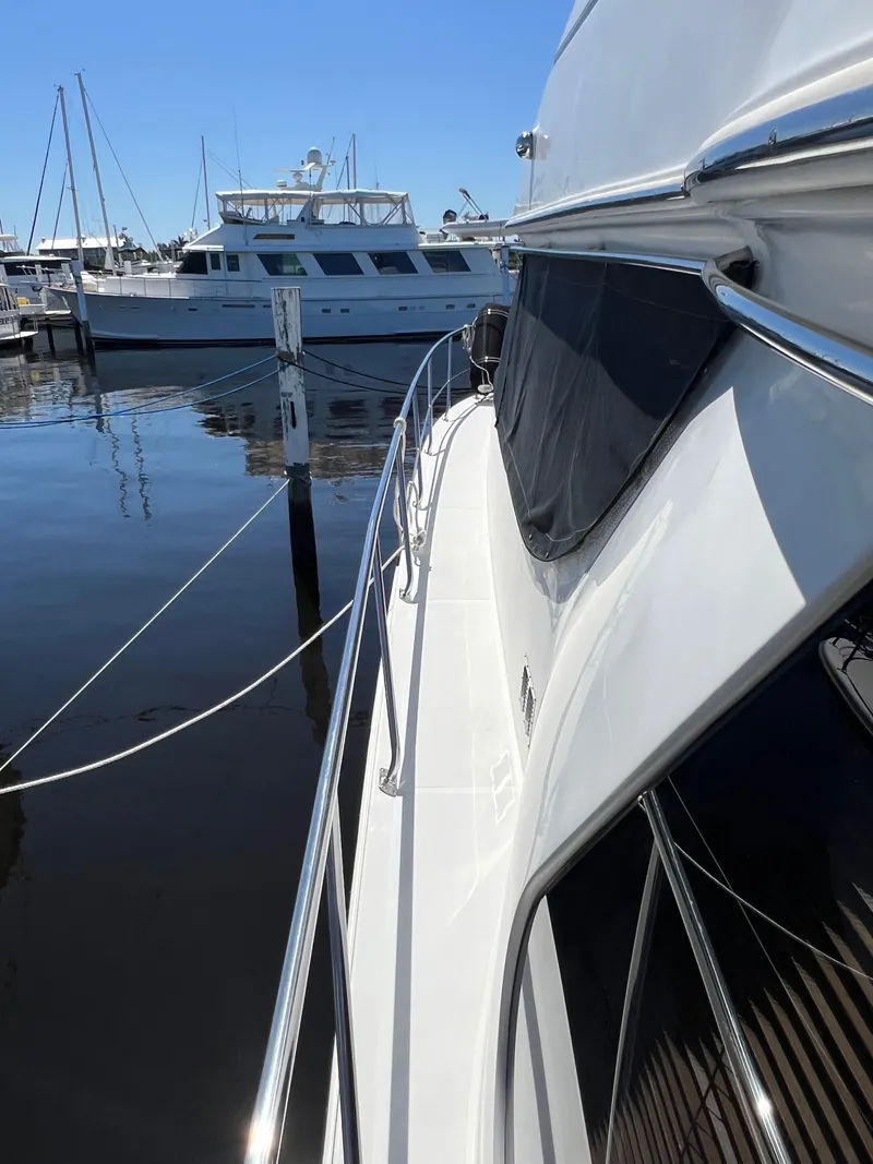 Slide: The Image of Carver Yachts 53 Voyager 2005 - 10