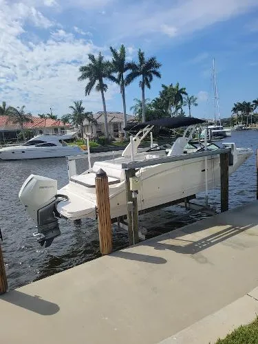 Slide: The Image of Sea Ray SDX 270 Outboard 2019 - 3