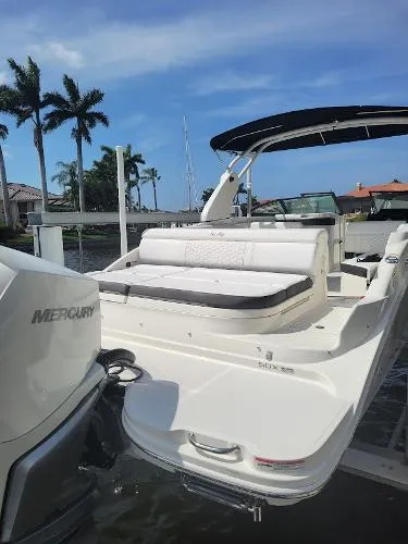 Slide: The Image of Sea Ray SDX 270 Outboard 2019 - 4