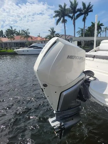 Slide: The Image of Sea Ray SDX 270 Outboard 2019 - 5