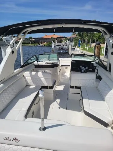 Slide: The Image of Sea Ray SDX 270 Outboard 2019 - 7