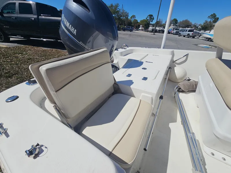 Slide: The Image of 2018 NauticStar 1810 NauticBay with Yamaha engine, interior view. - 6