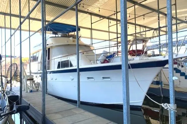 Slide: The Image of Hatteras 53 Extended Deckhouse Motor Yacht 1984 - 7