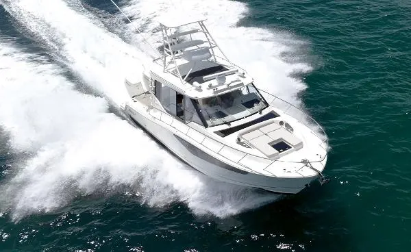 Slide: The Image of Boston Whaler 405 Conquest 2023 - 1