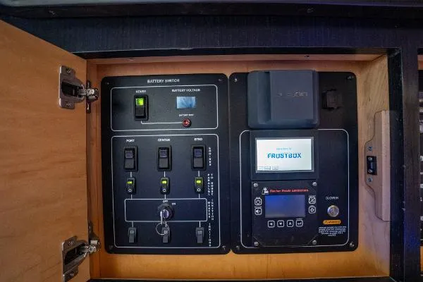 Slide: The Image of Boston Whaler 420 Outrage 2024 - 10