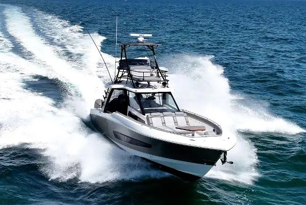 Slide: The Image of Boston Whaler 420 Outrage 2024 - 2
