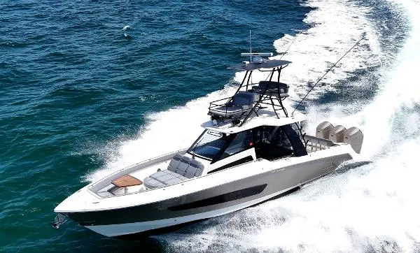 Slide: The Image of Boston Whaler 420 Outrage 2024 - 3