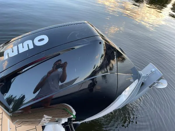 Slide: The Image of Sea Ray SDX 250 2019 - 2