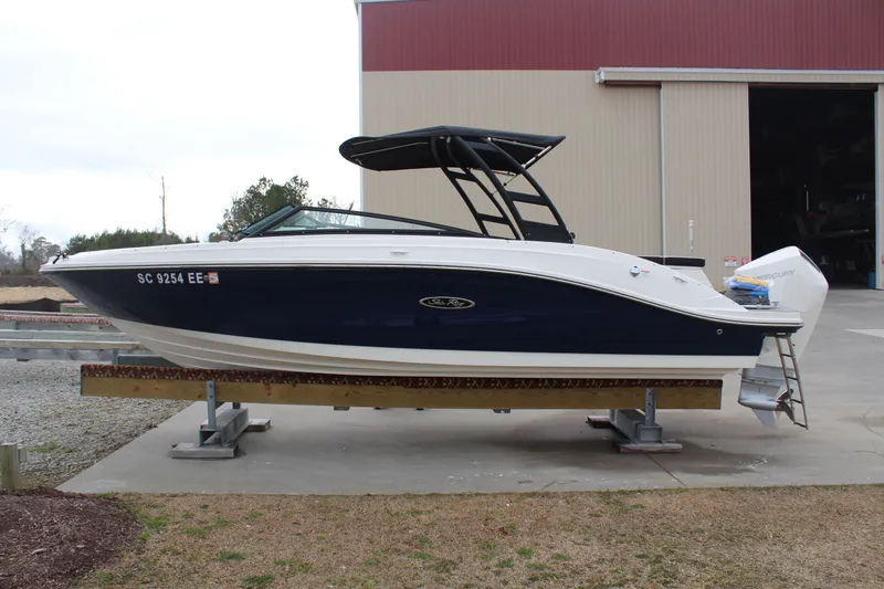 Slide: The Image of Sea Ray SPX 230 Outboard 2024 - 1