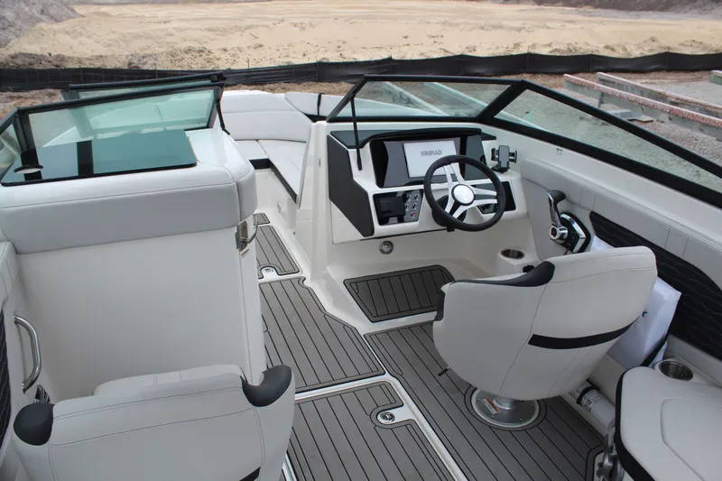 Slide: The Image of Sea Ray SPX 230 Outboard 2024 - 11