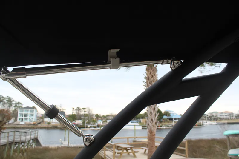 Slide: The Image of Sea Ray SPX 230 Outboard 2024 - 33