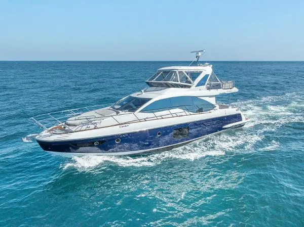 Slide: The Image of Azimut Flybridge 55 2019 - 1