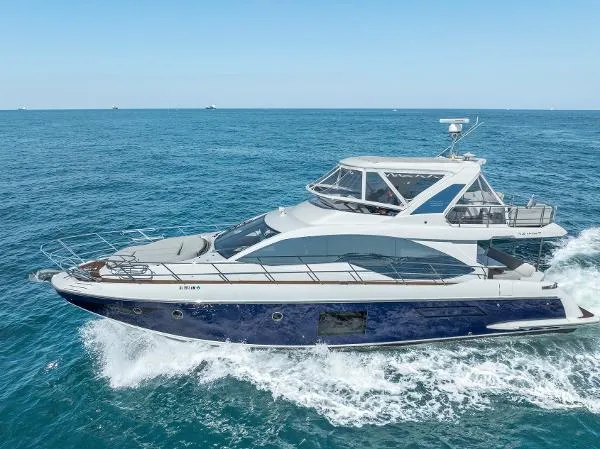 Slide: The Image of Azimut Flybridge 55 2019 - 11