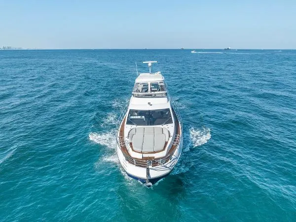 Slide: The Image of Azimut Flybridge 55 2019 - 7