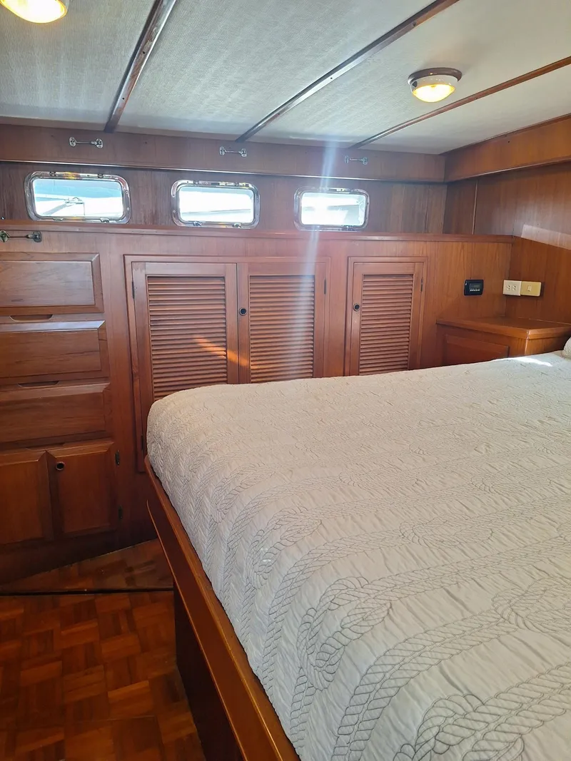 Slide: The Image of DeFever Cockpit Motor Yacht 1998 - 2