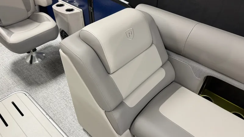 Slide: The Image of Premier 210SUNSATION 2027 - 25