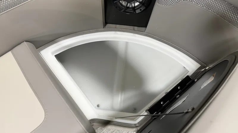 Slide: The Image of Premier 210SUNSATION 2027 - 21