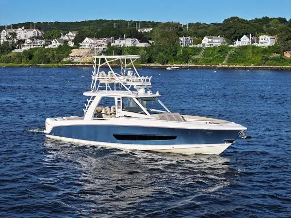 Slide: The Image of Boston Whaler 420 Outrage 2017 - 2
