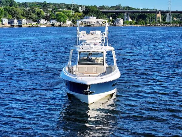Slide: The Image of Boston Whaler 420 Outrage 2017 - 6