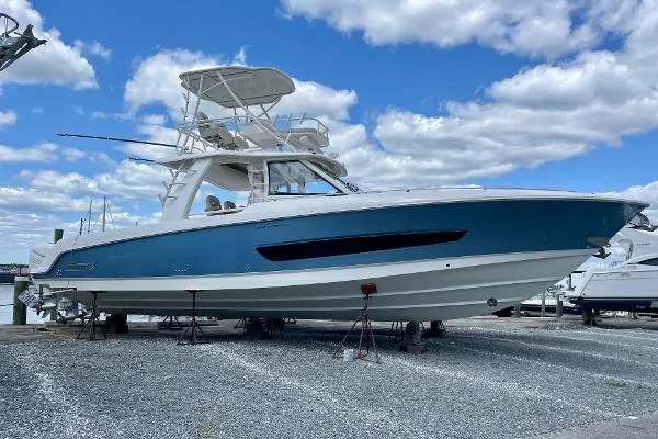 Slide: The Image of Boston Whaler 420 Outrage 2017 - 7