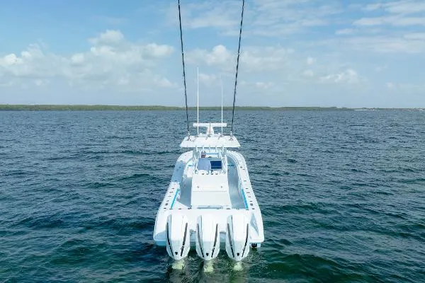 Slide: The Image of Yellowfin 36 YF 2023 - 7