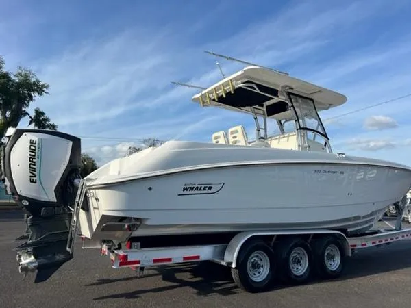 Slide: The Image of Boston Whaler 320 Outrage 2004 - 6