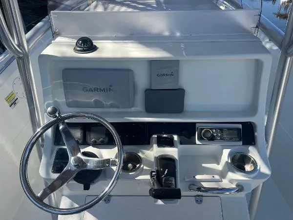 Slide: The Image of Sailfish 218 CC 2008 - 10