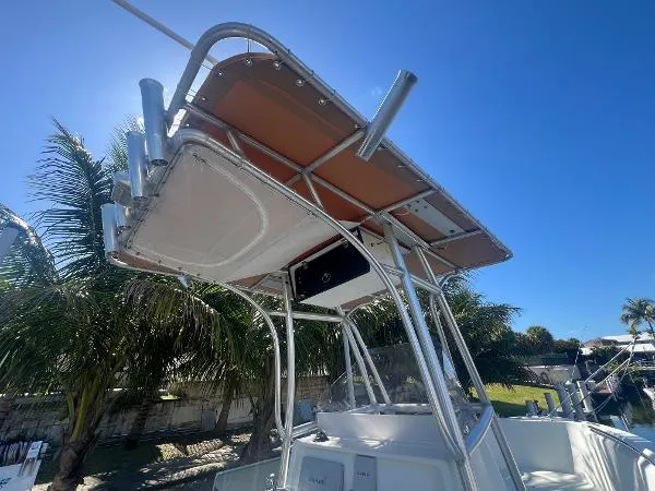 Slide: The Image of Sailfish 218 CC 2008 - 6