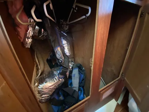 Slide: The Image of Pacific Seacraft 34 1985 - 11