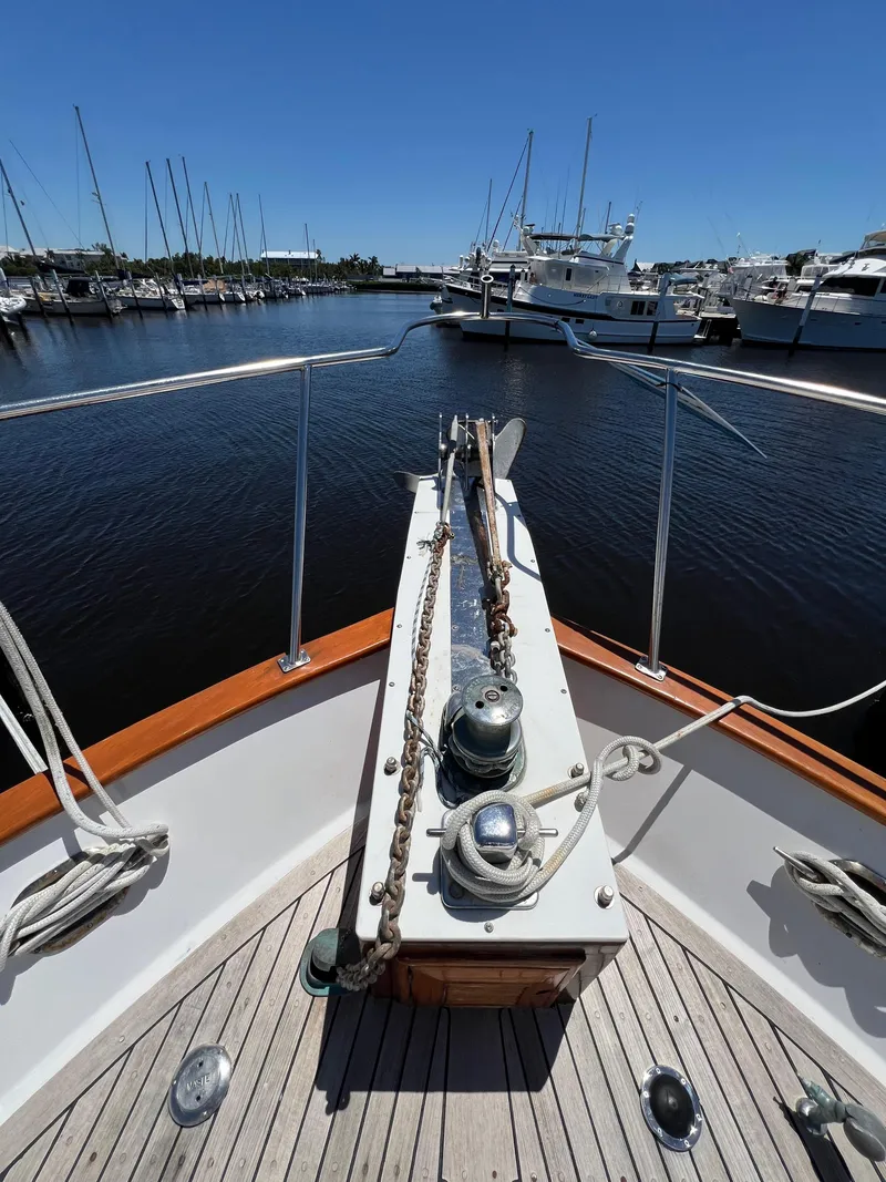 Slide: The Image of Ocean Alexander 43 Flush Aft Deck 1983 - 8