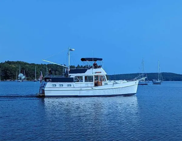 Slide: The Image of Grand Banks Motor Yacht 1992 - 0